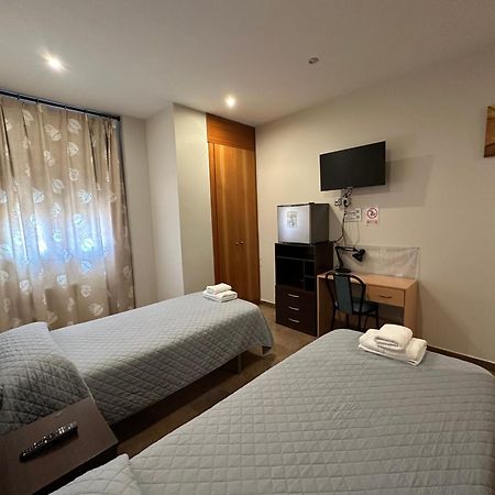 Hostal Venecia Monzón Kültér fotó