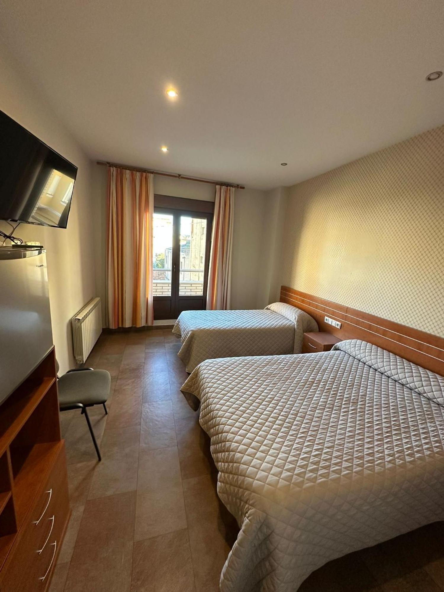 Hostal Venecia Monzón Kültér fotó