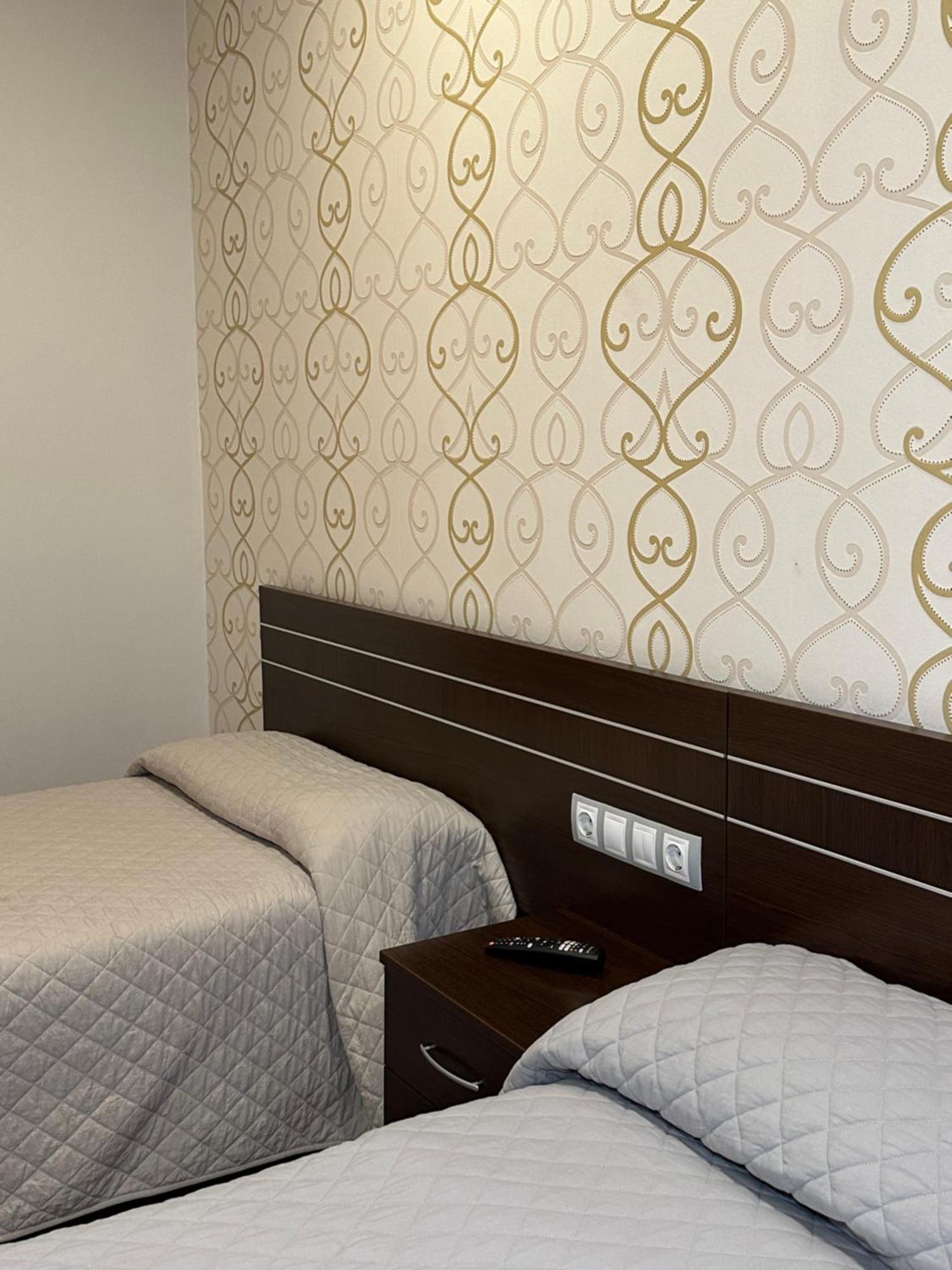 Hostal Venecia Monzón Kültér fotó